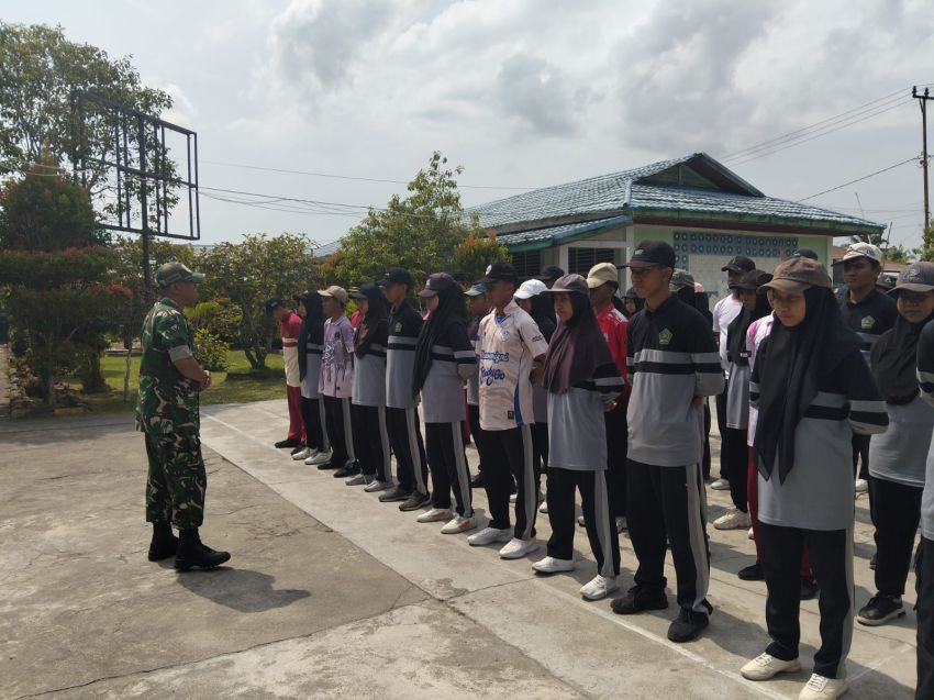 Serda Dedi Gelar Komsos dengan Pelajar di Desa Tanjung Samak, Ini Pesan Yang Disampaikan