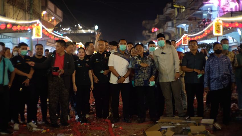 Perang Air Night Carnival 2026 Berlangsung Meriah, Kunjungan Imlek di Kepulauan Meranti Tembus 20 Ribuan