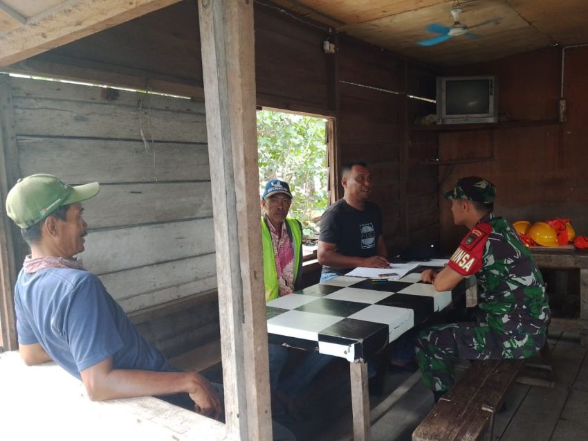 Babinsa Koramil 02/Tebing Tinggi Gelar Komsos Bersama Warga Desa Batin Suir