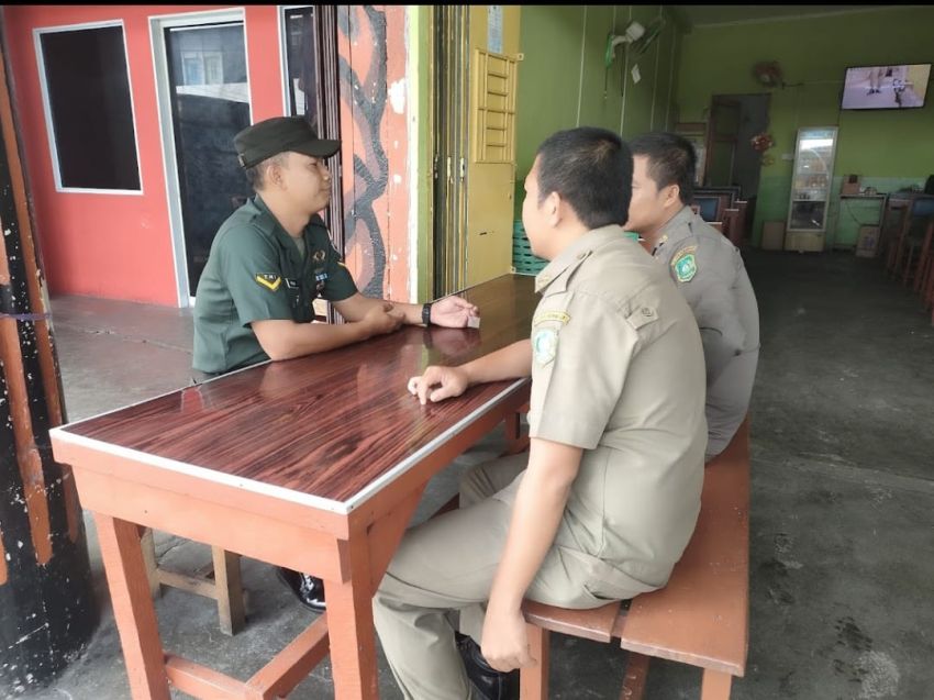 Komsos Sertu Muslim Bersama Satpol PP Tebing Tinggi Barat, Ajak Jaga Lingkungan dan Kekompakan