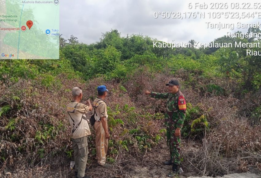 Babinsa Koramil 02/Tebing Tinggi Bersama Warga Patroli Karhutla di Desa Tanjung Samak