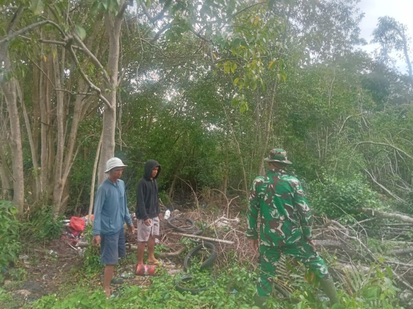 Babinsa Koramil 02/Tebing Tinggi Rutin Laksanakan Patroli Karhutla Bersama Warga
