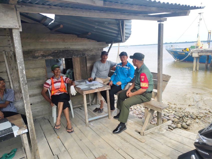 Babinsa Koramil 02/Tebing Tinggi Gelar Komsos Bersama Warga Selatpanjang