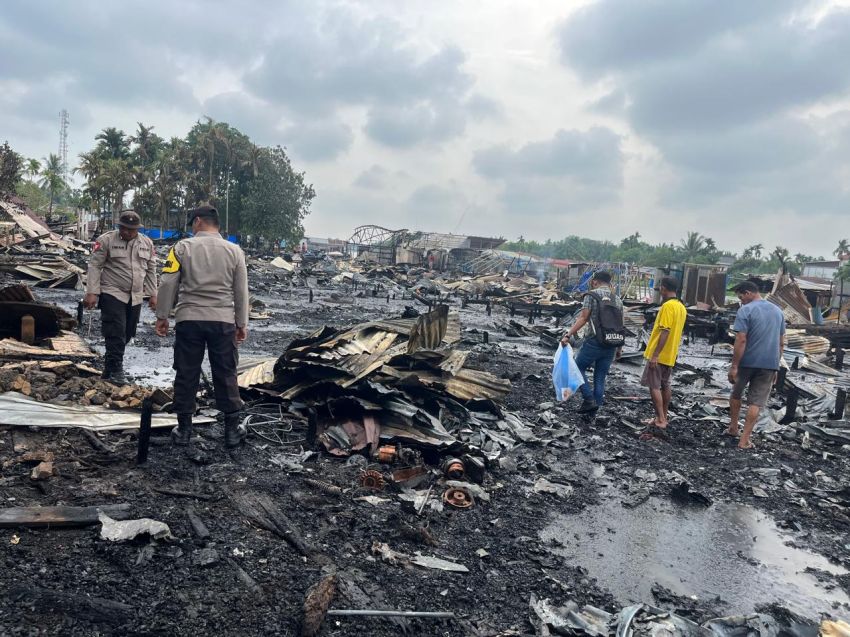 Diduga Korsleting Listrik, 15 Rumah Warga Gaung Inhil Ludes Terbakar