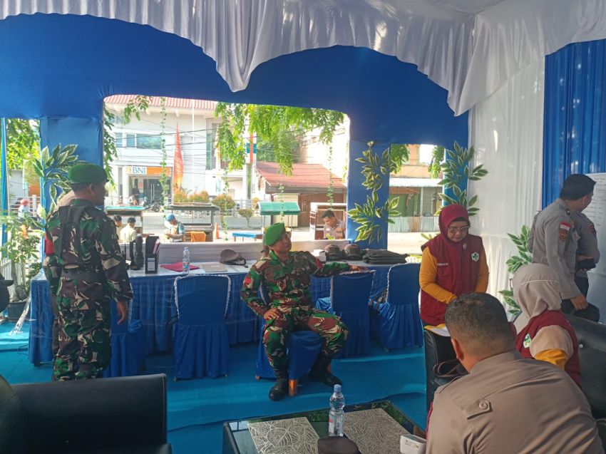 Pengamanan Idul Fitri, Babinsa dan Tim Gabungan Siaga di Pos Taman Cik Puan