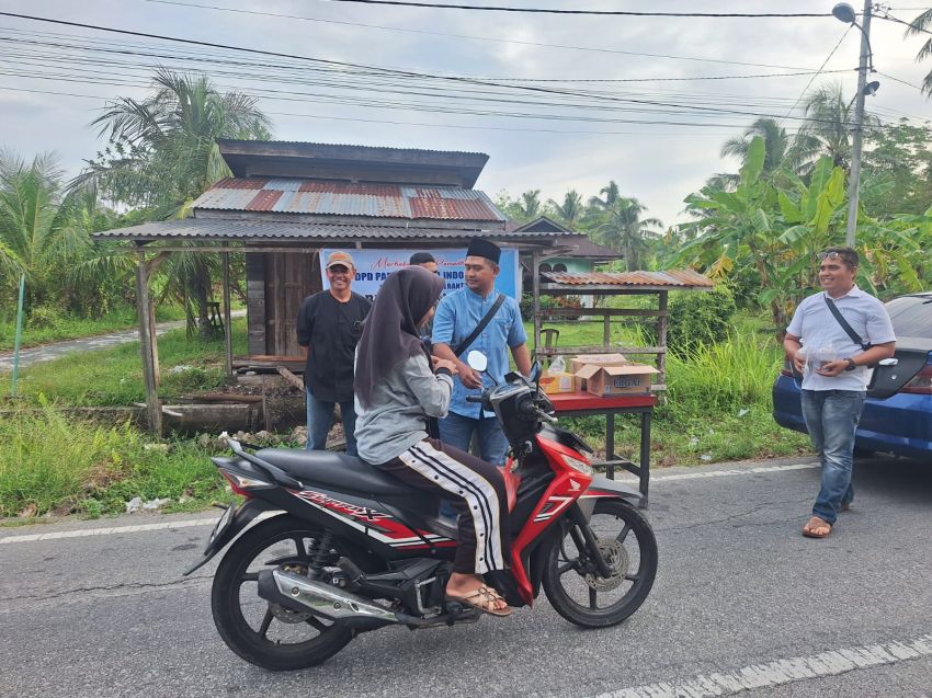 Berkah Ramadan 1447 Hijriah, DPD Partai Gelora Meranti Berbagi Takjil