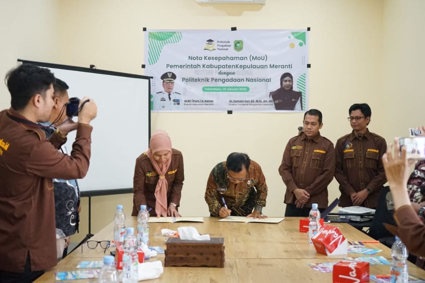 Bupati Asmar Teken MoU dengan Polteknas, 30 Anak Meranti Dapat Beasiswa PBJ
