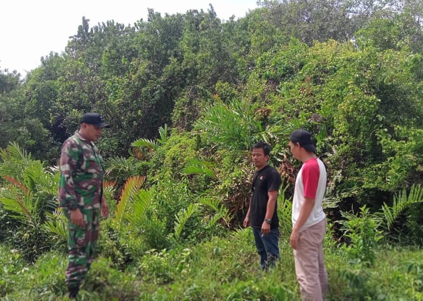 Babinsa dan MPA Selatpanjang Gelar Patroli Rutin Cegah Karhutla
