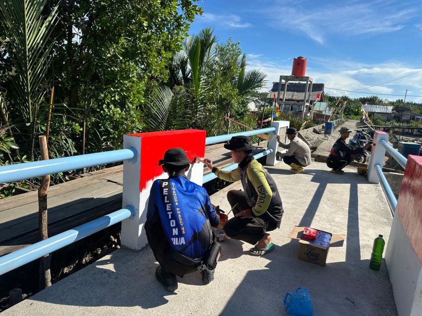 MERANTI -- Jajaran Polres Kepulauan Meranti menunjukkan komitmennya dalam mendukung pembangunan infrastruktur melalui program Jembatan Merah Putih Pre