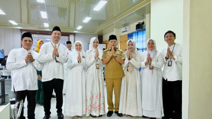 Bupati Asmar Buka Manasik Haji Nasabah BRK Syariah, Tekankan Bekal Ilmu dan Kesehatan Menuju Tanah Suci