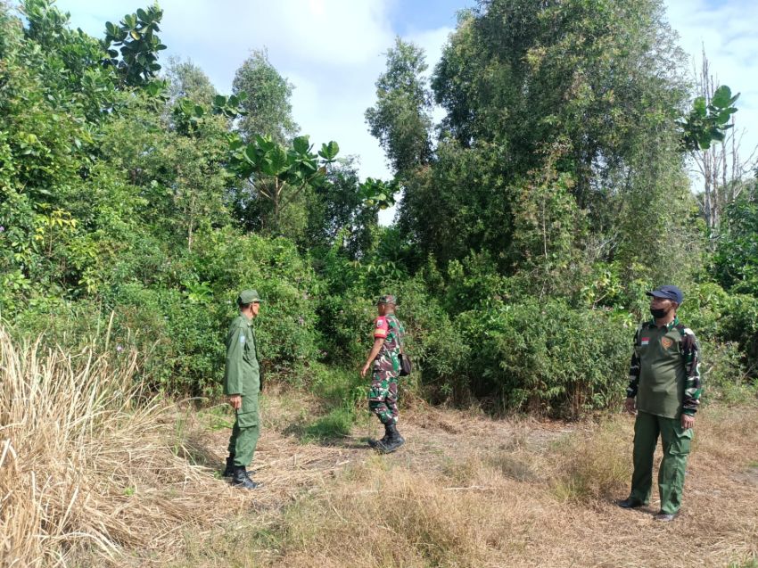 Patroli Karhutla di Desa Lemang Berjalan Aman, Babinsa Imbau Warga Tak Bakar Lahan