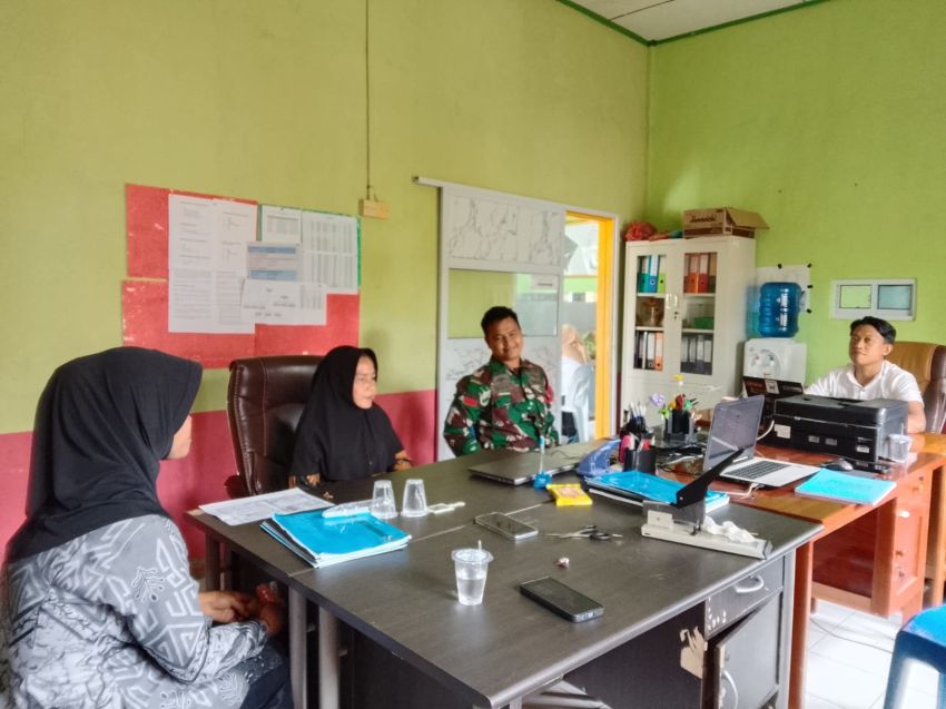 Komsos di Desa Repan, Babinsa Ajak Warga Jaga Lingkungan