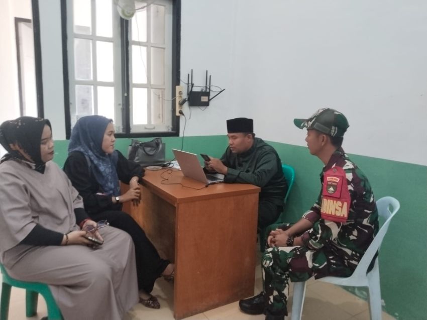 Babinsa Tebing Tinggi Gelar Komsos di Alahair Timur, Ingatkan Warga Jaga Keamanan dan Cegah Karhutla