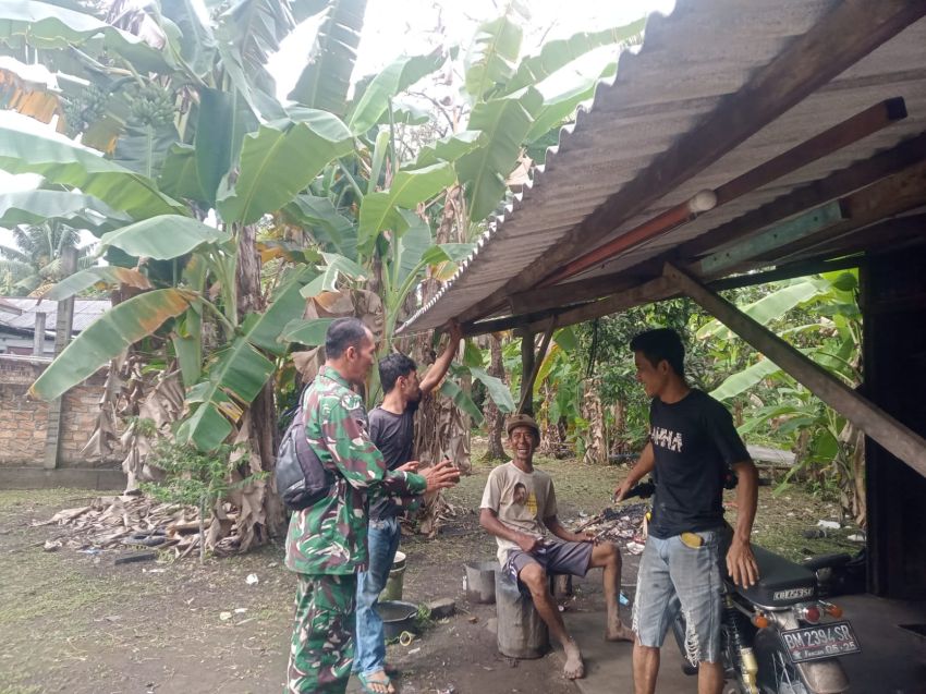 Sertu Amsyaya Temui Warga Insit, Perkuat Komunikasi Sosial