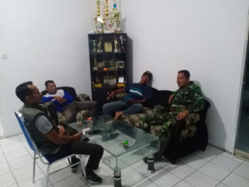 Komsos Babinsa, Warga Selatpanjang Diajak Jaga Kebersihan Lingkungan