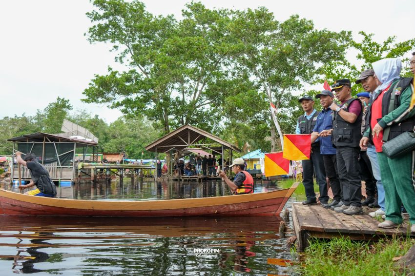 Buka Festival Telaga Air Merah, Bupati Asmar Apresiasi Kolaborasi Desa dan Perusahaan Bangun Wisata