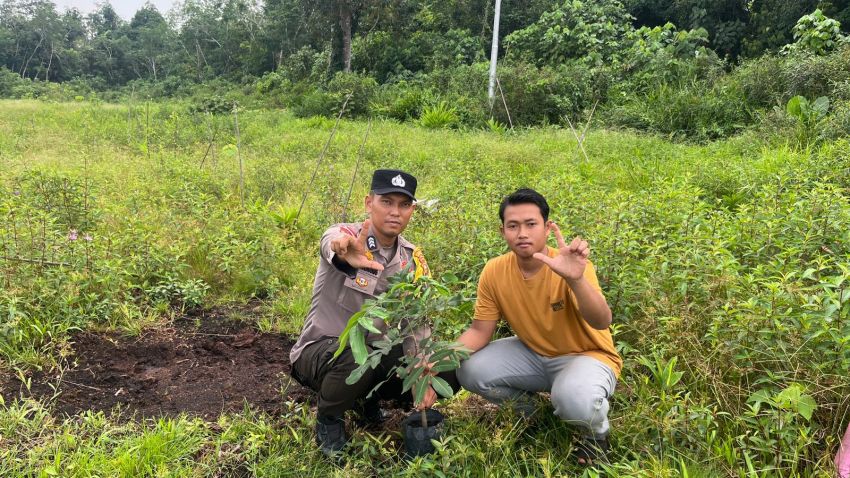 Green Policing di Meranti, Polisi dan Warga Tanam Pohon