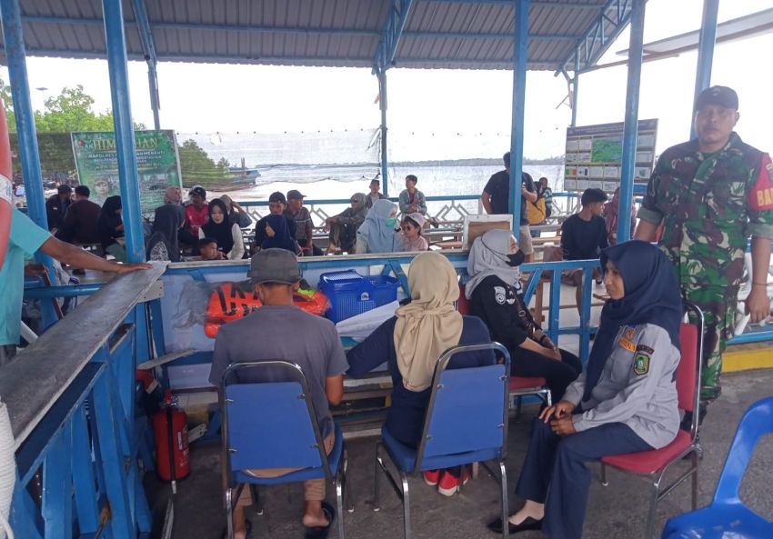 Babinsa Tebing Tinggi Perkuat Kamtibmas Lewat Komunikasi Sosial dengan Warga