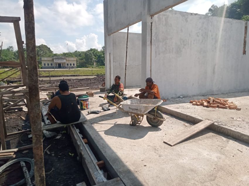 Sertu Amsyaya Gelar Komsos di Desa Insit