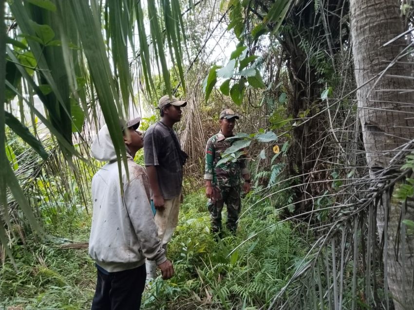 Patroli Karhutla di Meranti, Babinsa Imbau Warga Tak Bakar Lahan
