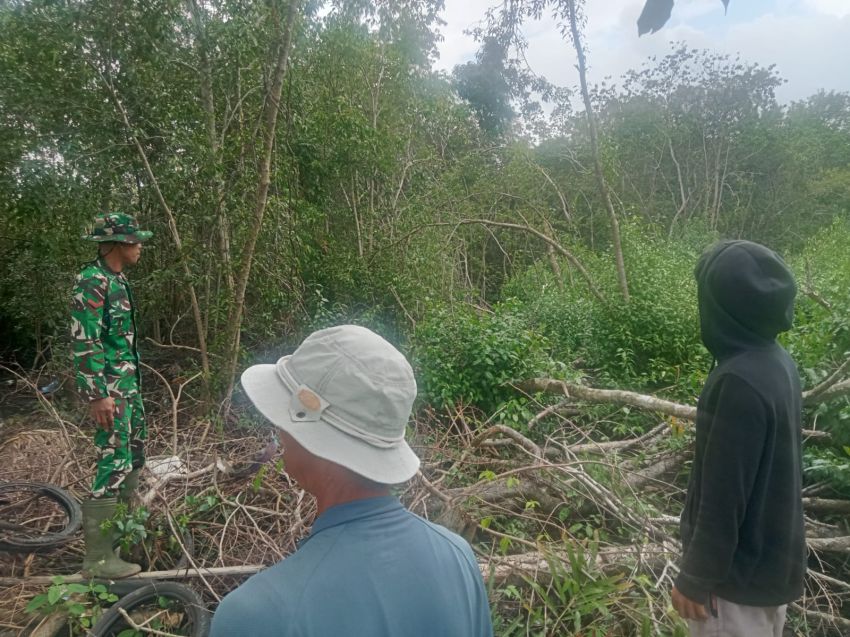Patroli Karlahut di Sendaur Berjalan Lancar, Babinsa Imbau Warga Jangan Bakar Lahan