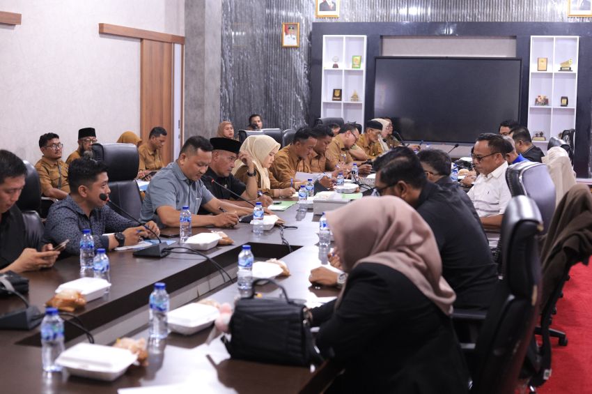 DPRD Meranti Cari Jalan Tengah, Lingkungan Dijaga Ribuan Pekerja Tetap Terselamatkan