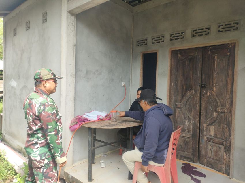 Lewat Komunikasi Sosial, Babinsa Banglas Pererat Hubungan dengan Warga