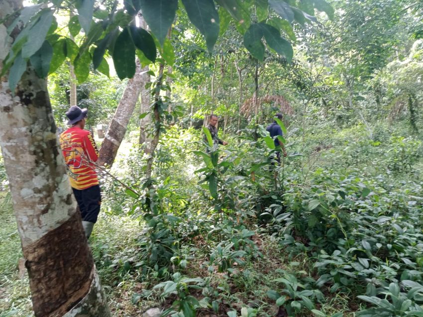 Babinsa Bersama Masyarakat Perkuat Pencegahan Karhutla