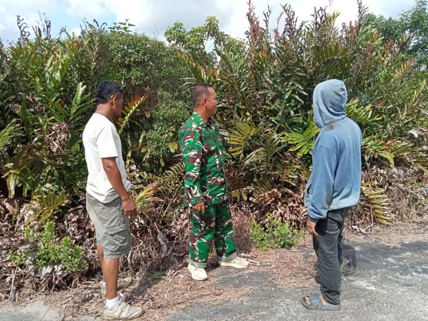 Cegah Karhutla, Babinsa dan MPA Sisir Desa Insit