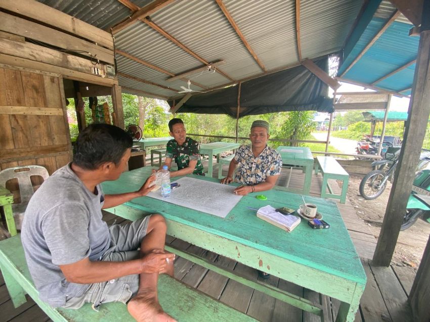 Babinsa Koramil 02/Tebing Tinggi Ingatkan Pentingnya Gotong Royong dan Kebersihan Lingkungan