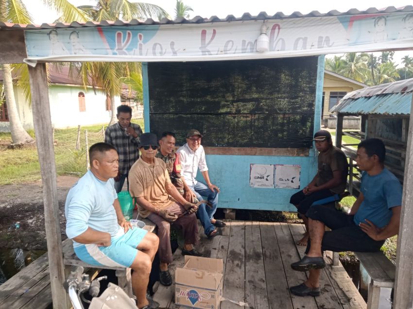 Komsos Babinsa Dorong Warga Rutin Gotong Royong