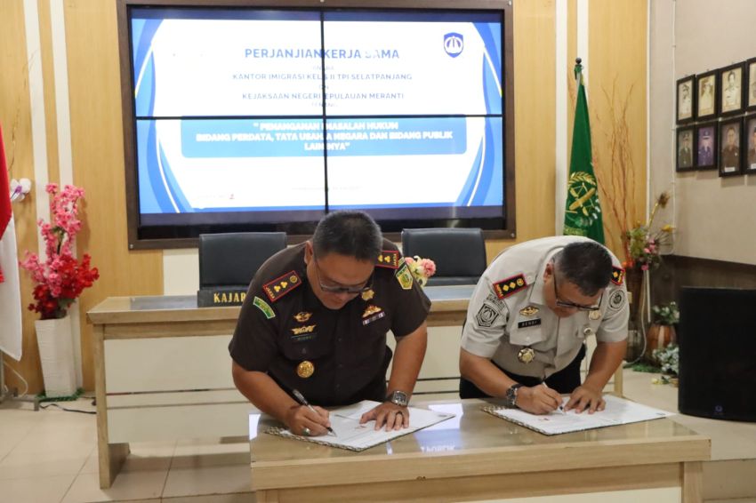 Imigrasi Selatpanjang dan Kejari Meranti Teken PKS Penanganan Hukum