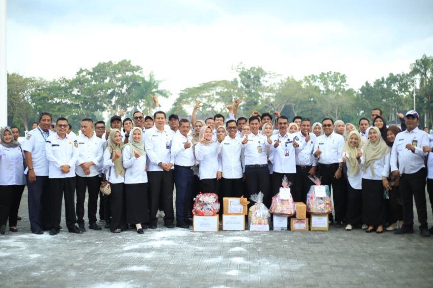 Semarak HUT ke-81 RI di Setdakab Meranti, Bagian Umum Raih Juara Umum