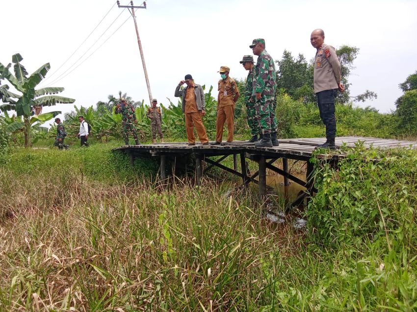 Tim Mabes TNI Cek Sumber Air dan Lahan Rawan Karhutla di Pulau Merbau