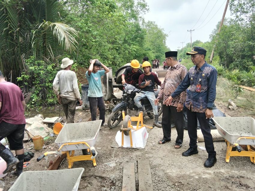 Permudah Akses Masyarakat, Jalan Renak Dungun-Kuala Merbau Diperbaiki